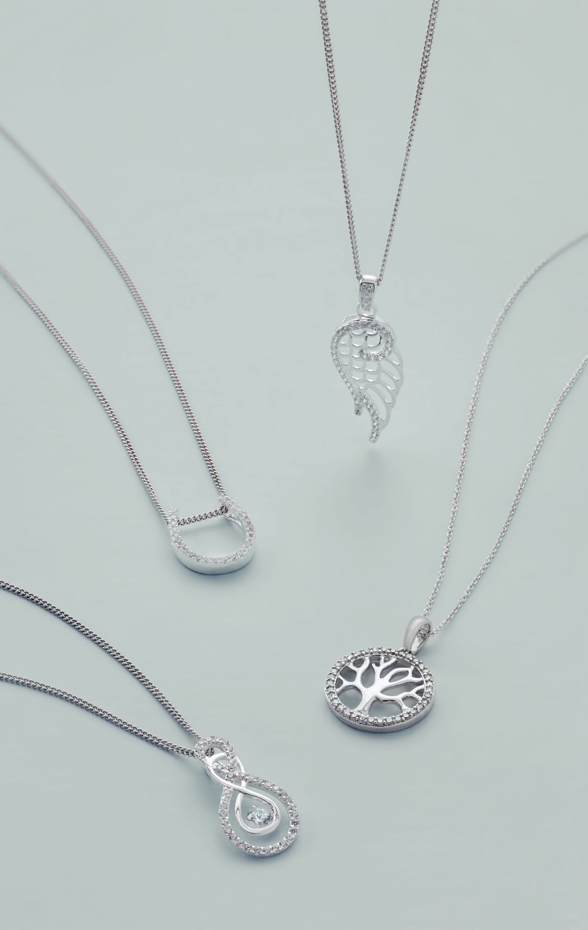 Trend Alert: Minimalist Jewellery