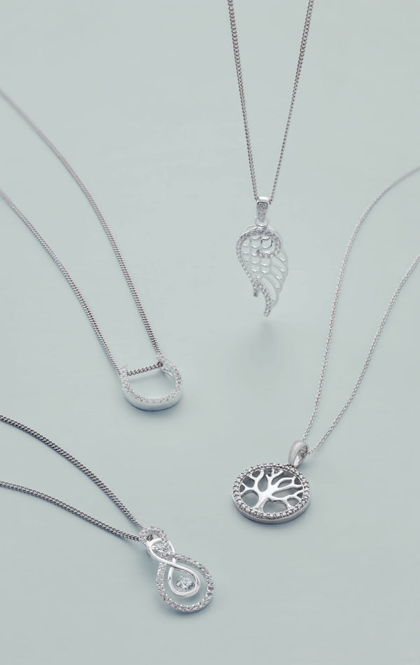 Trend Alert: Minimalist Jewellery