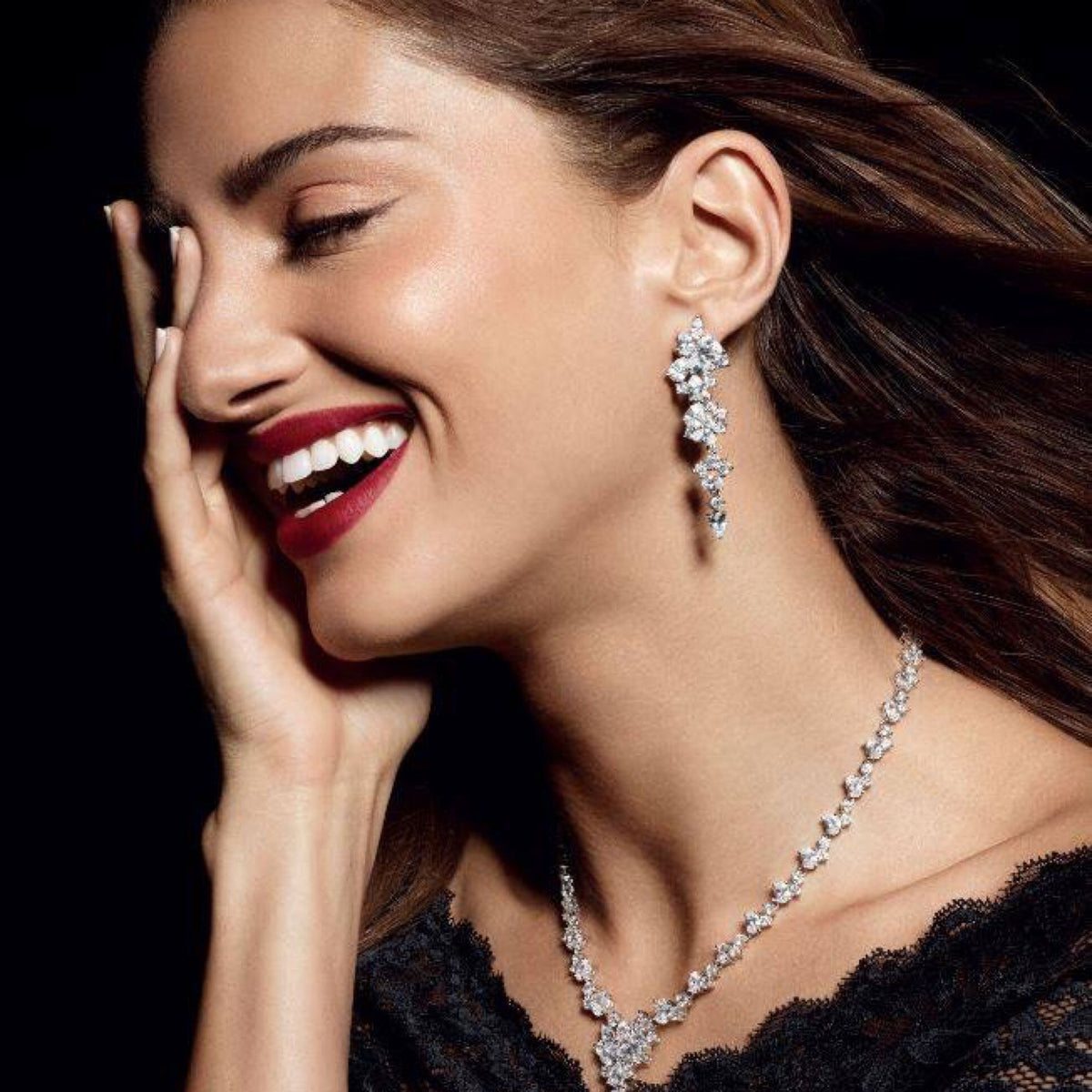 Accessories for your understated Christmas outfit