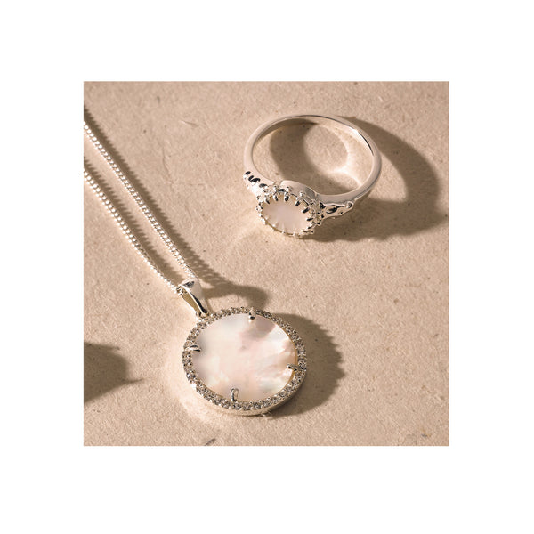 Pearl: three ways to wear them