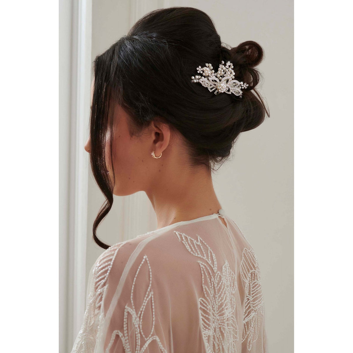 Sara Spray Mini Pearl Flower Comb - Gift Pouch