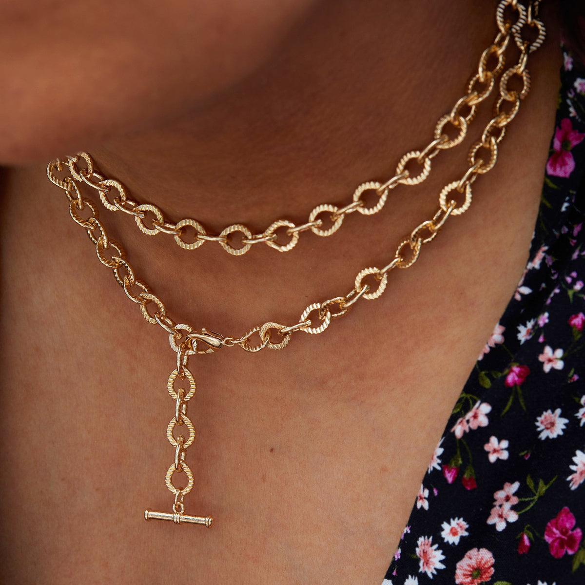 Mood Gold Polished Textured Chain Belt