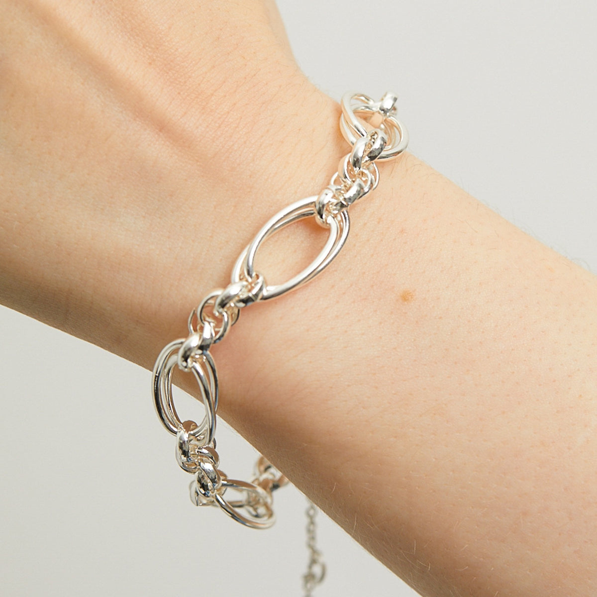 Mood Silver Polished Knot Chain T Bar Bracelet