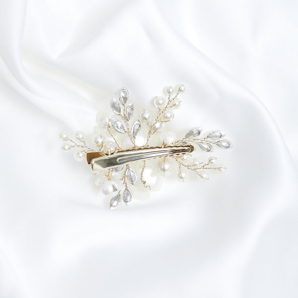 Jon Richard Gold Plated White Floral Hair Clip - Gift Pouch