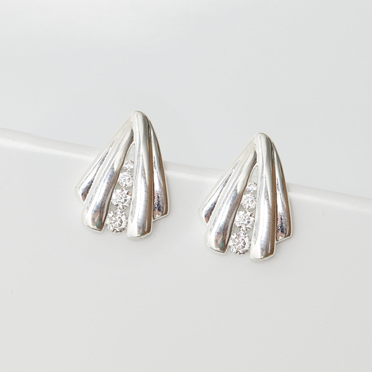 Simply Silver Sterling Silver 925 Polished And Cubic Zirconia Shell Stud Earrings
