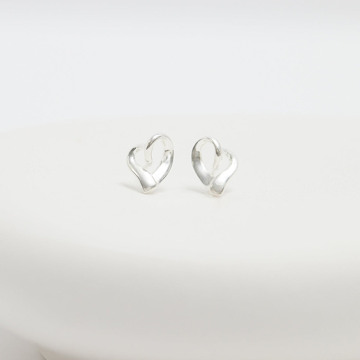 Simply Silver Sterling Silver 925 Polished Tapered heart Earrings