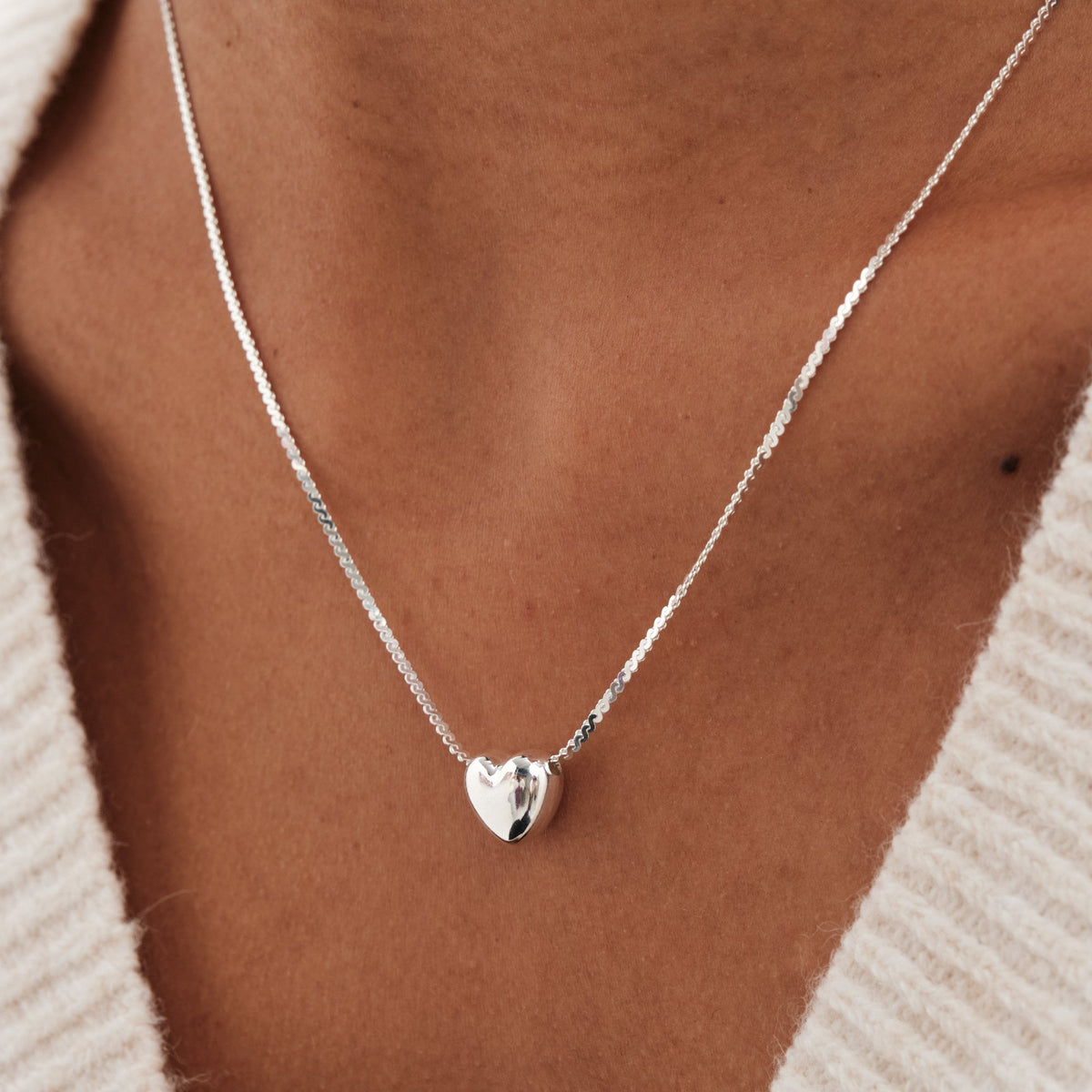 Simply Silver Sterling Silver 925 Puff Heart Threaded Chain Necklace