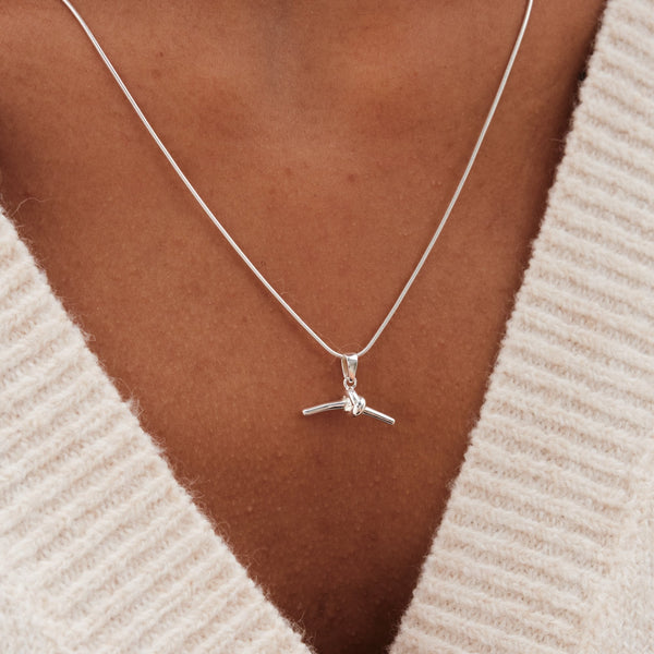 Simply Silver Sterling Silver 925 Knotted T Bar Pendant