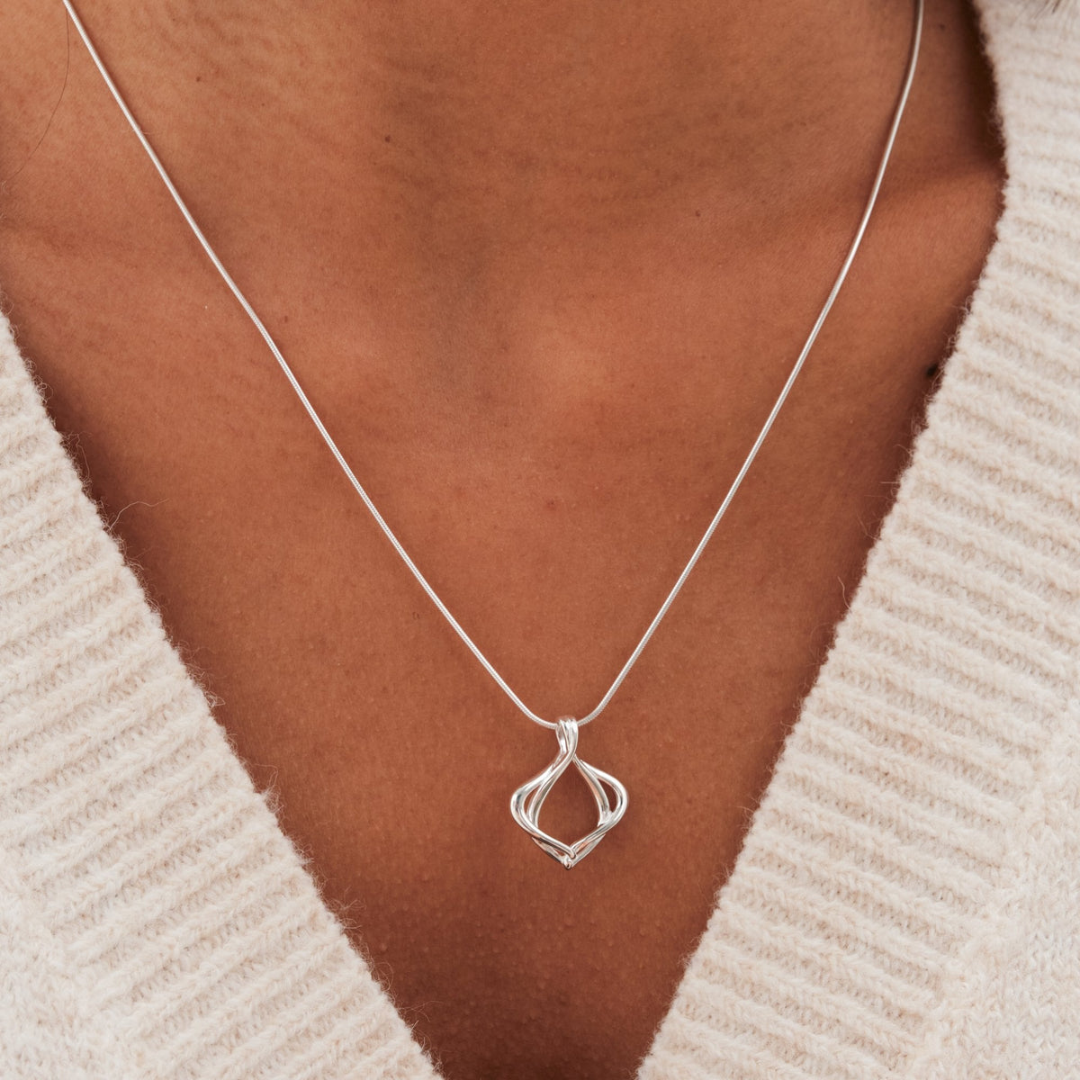 Simply Silver Sterling Silver 925 Polished Interlink Diamond Shape Open Pendant