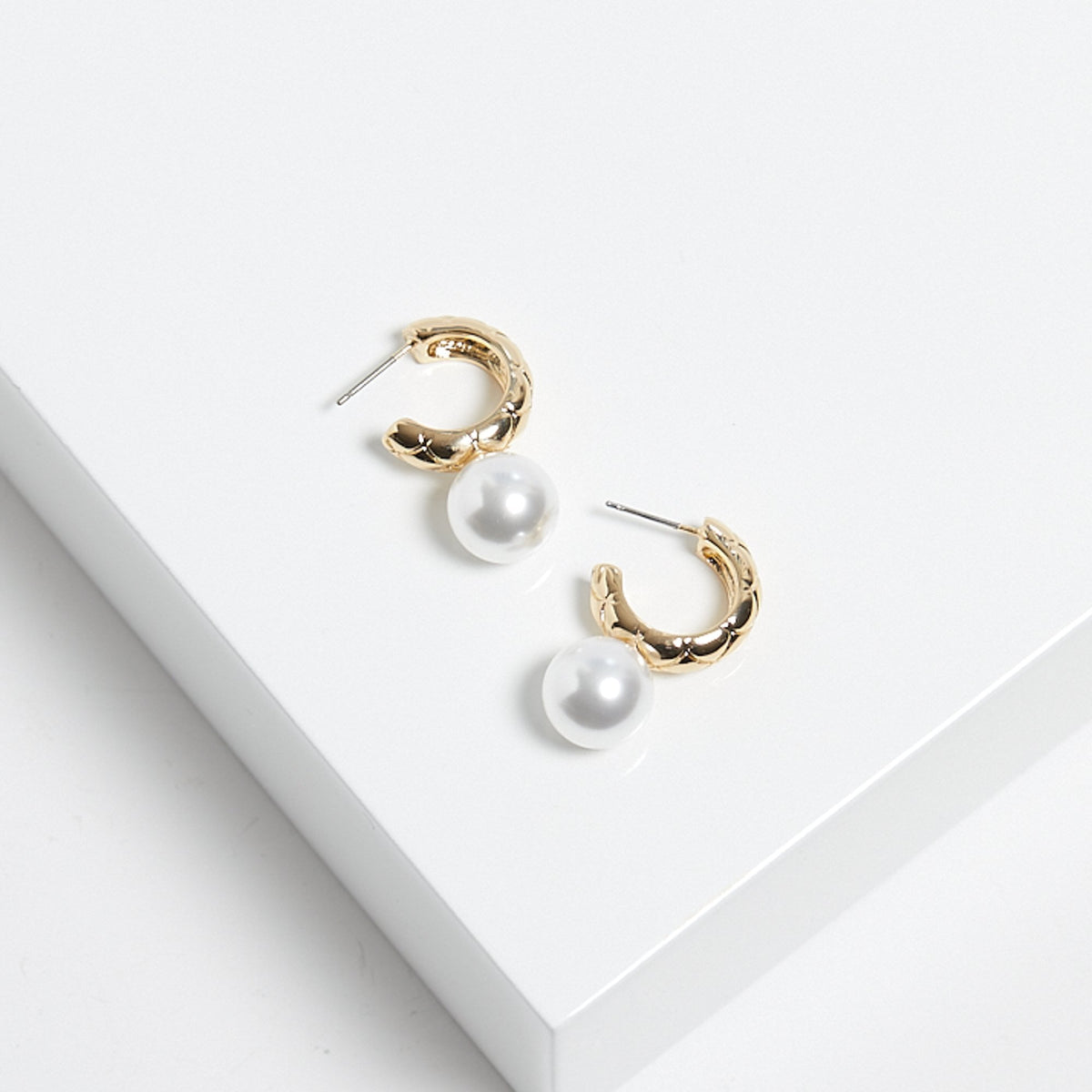 Mood Gold Quilted Pearl Hoop Earrings
