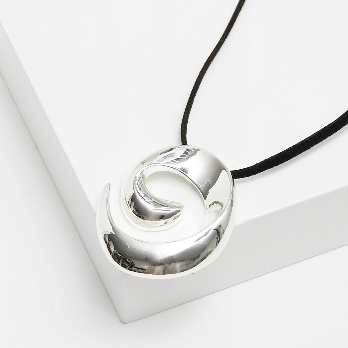 Inicio Silver Plated Molten Cord Pendant - Gift Pouch