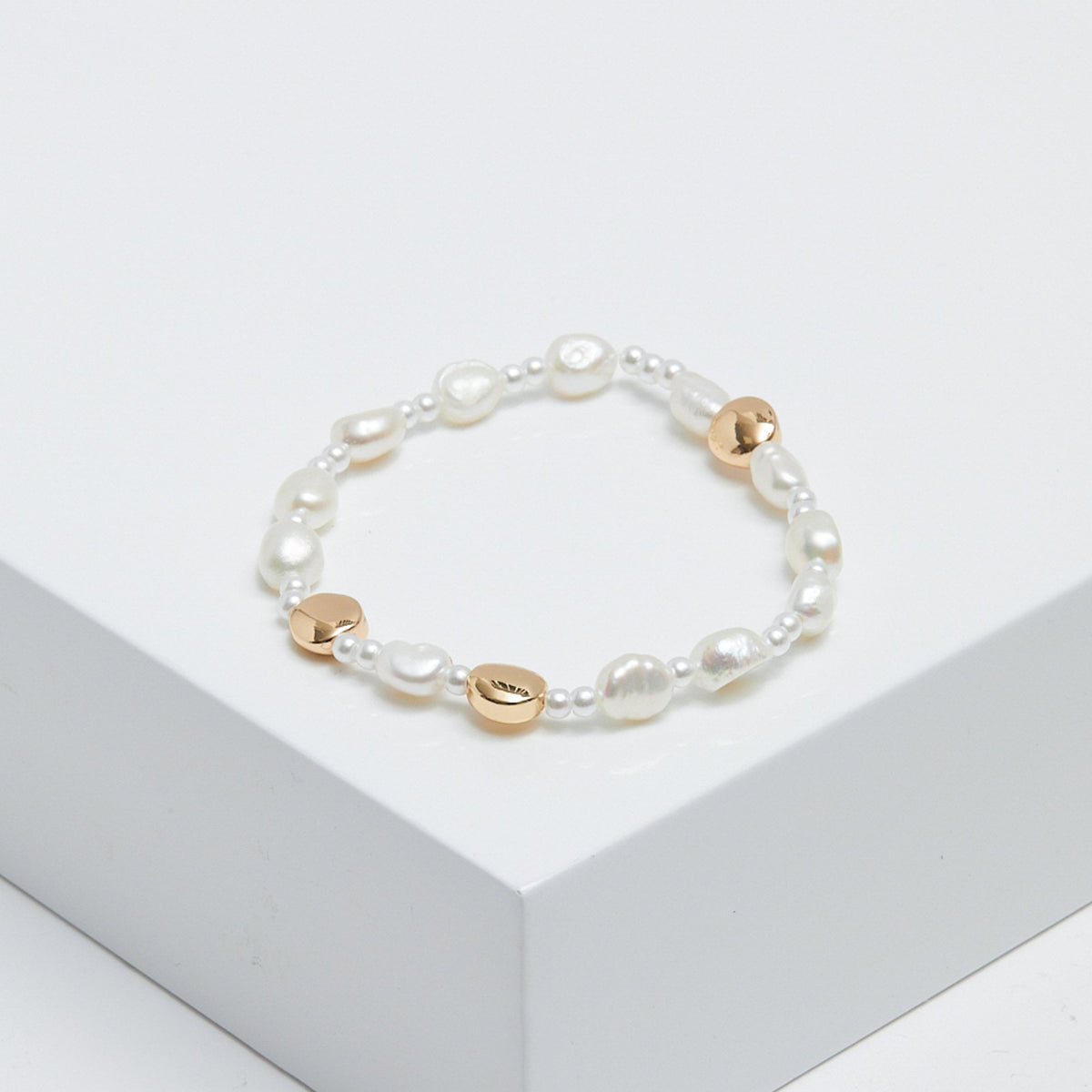 Inicio Gold Plated Semi Precious Pearl And Polished Stretch Bracelet - Gift Pouch