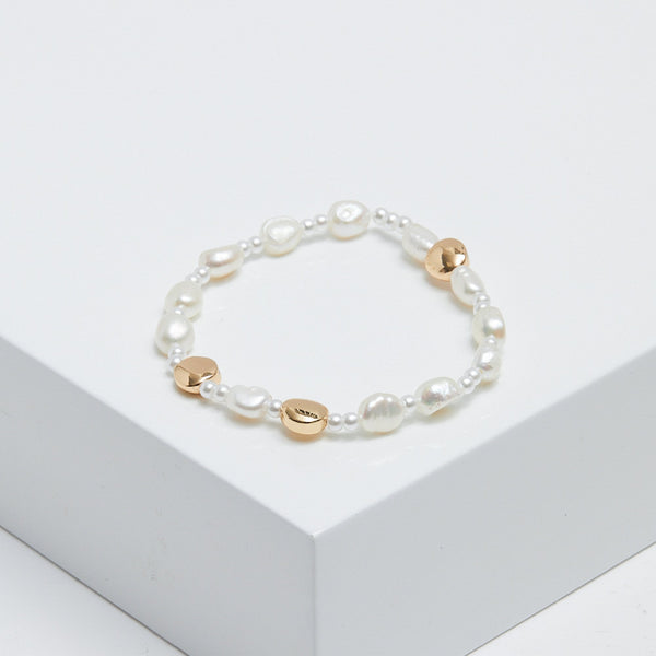 Inicio Gold Plated Semi Precious Pearl And Polished Stretch Bracelet - Gift Pouch