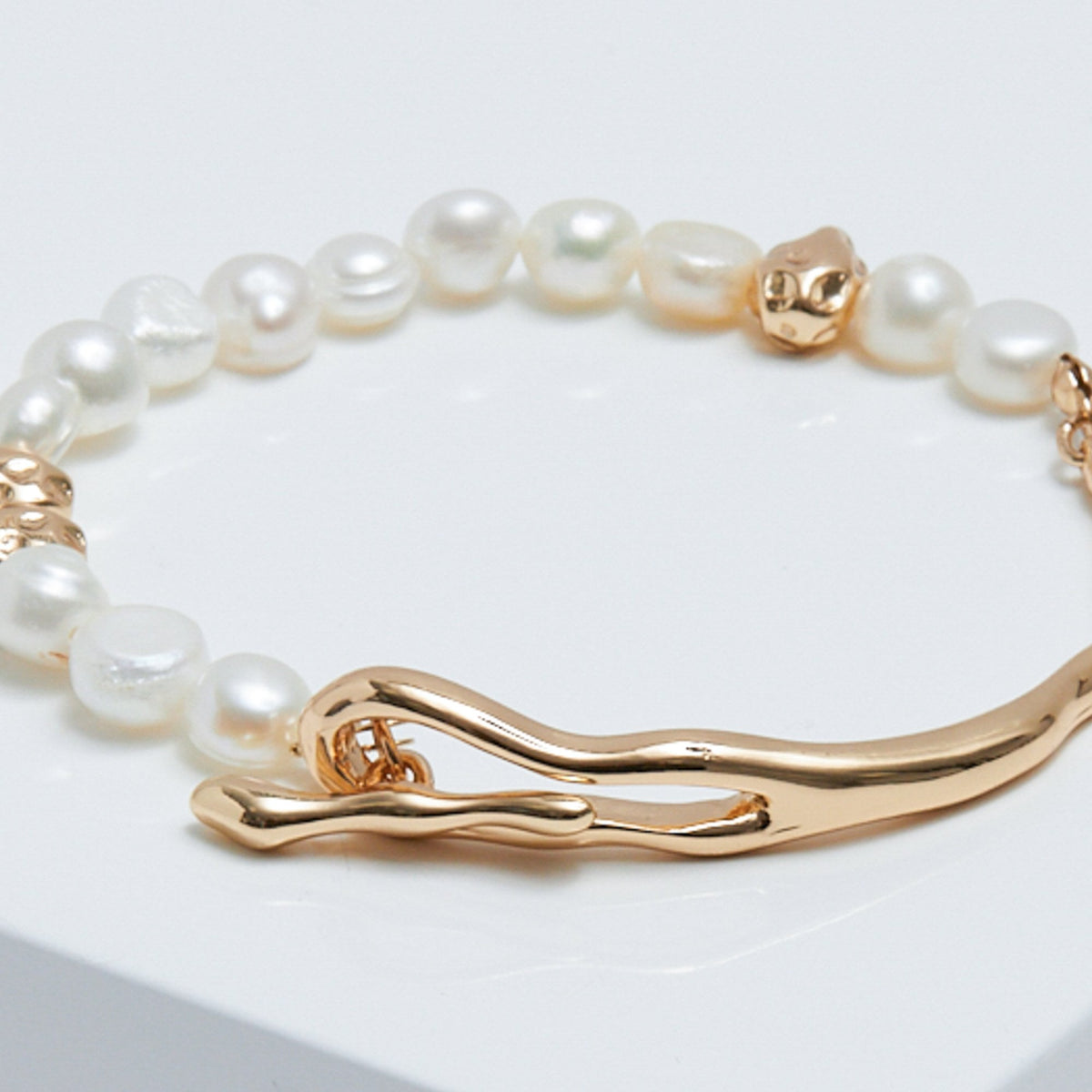 Inicio Gold Plated Semi Precious Pearl T Bar Bracelet - Gift Pouch