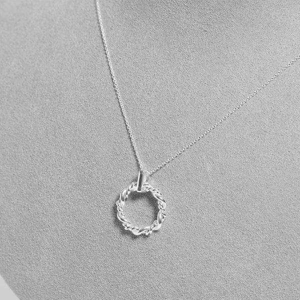 Simply Silver Sterling Silver 925 Twisted Open Wreath Pendant