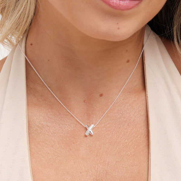 Simply Silver Sterling Silver 925 Kiss Pendant