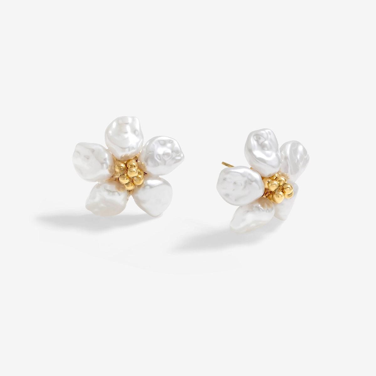 Mood Gold White Pearl Flower Stud Earrings