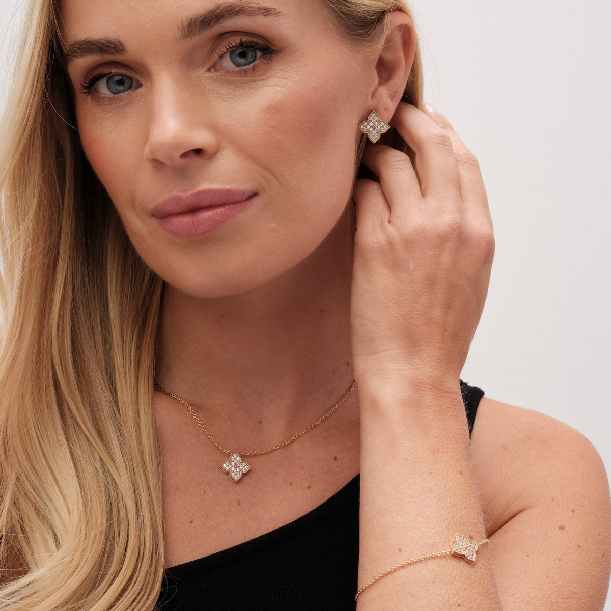 Jon Richard Gold Plated Clover Bracelet