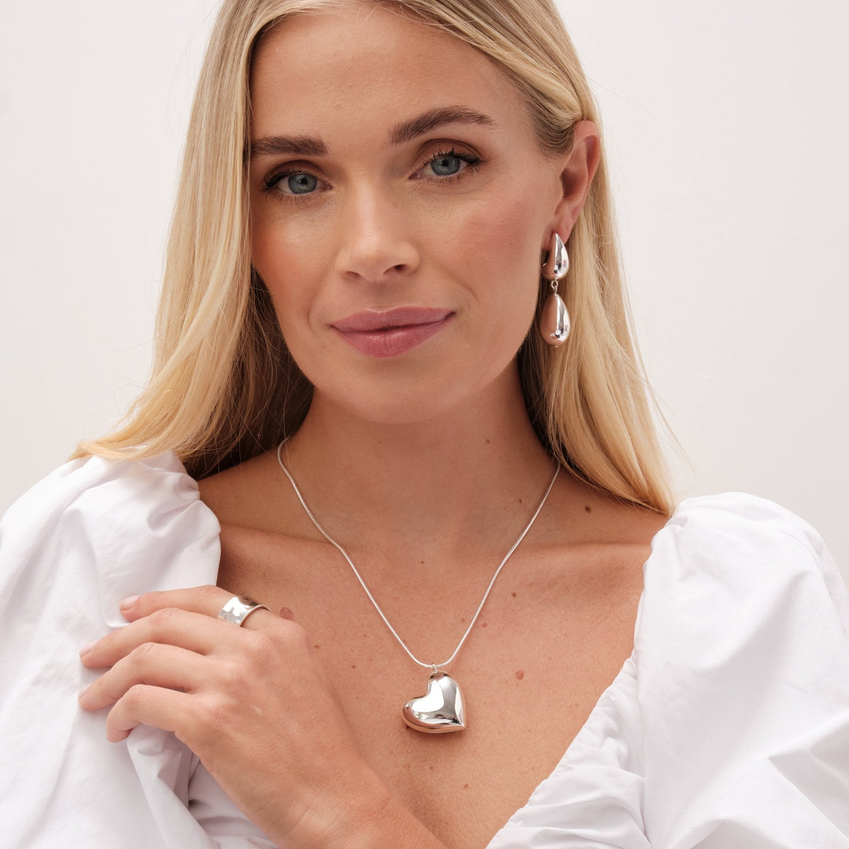 Mood Silver Puffed Heart Snake Adjustable Necklace