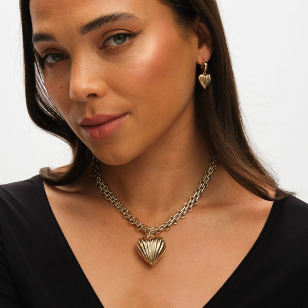 Mood Gold Ridged Heart Chunky Short Pendant