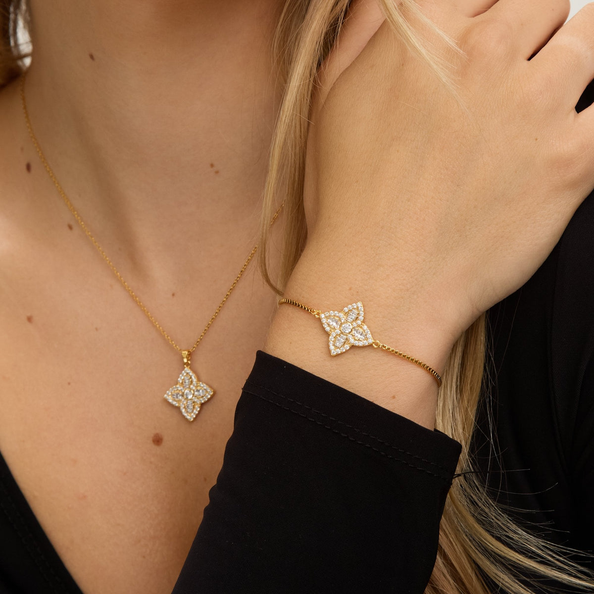 Jon Richard 18ct Gold Plated and Crystal Clover Bracelet