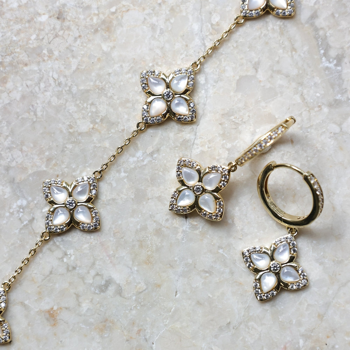 Jon Richard 14CT Gold Plated and Mother of Pearl Clover Bracelet