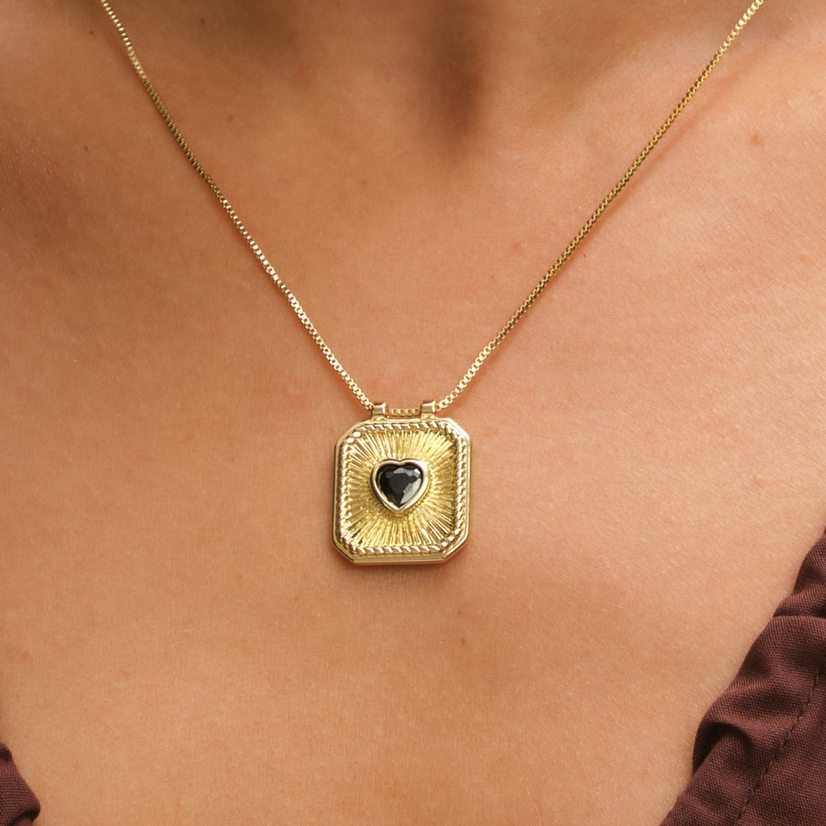 Inicio 14ct Gold Plated Jet and Heart Charm Necklace - Gift Pouch