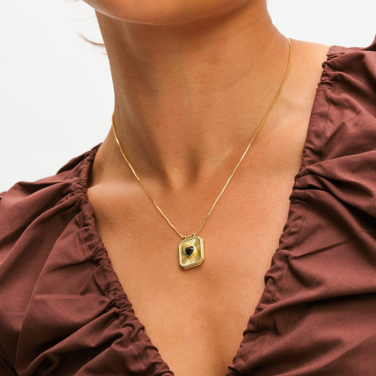 Inicio 14ct Gold Plated Jet and Heart Charm Necklace - Gift Pouch