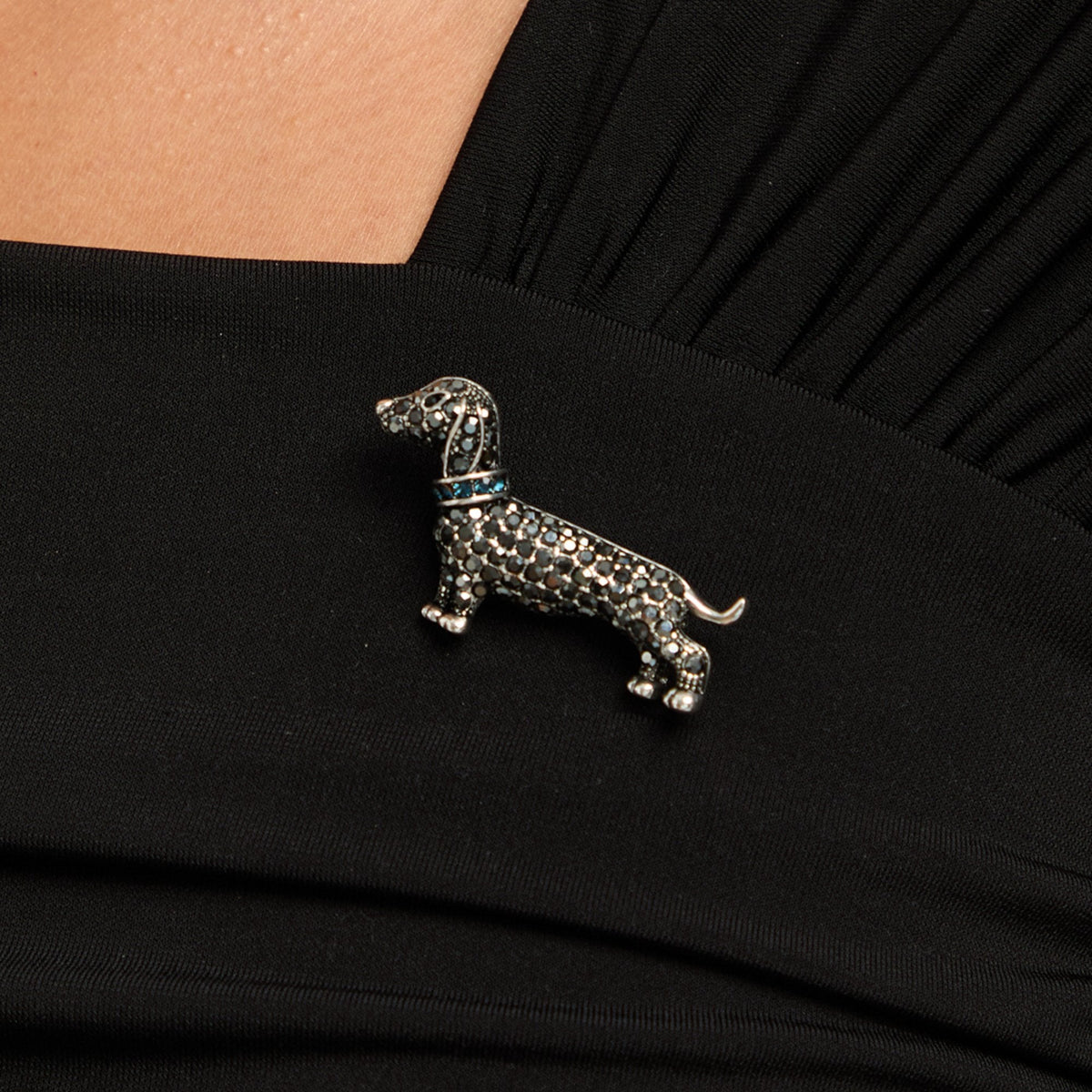 Jon Richard Jet Stone Sausage Dog Brooch - Gift Box
