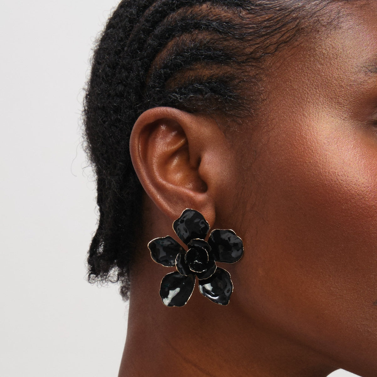 Mood Jet Statement Flower Earrings