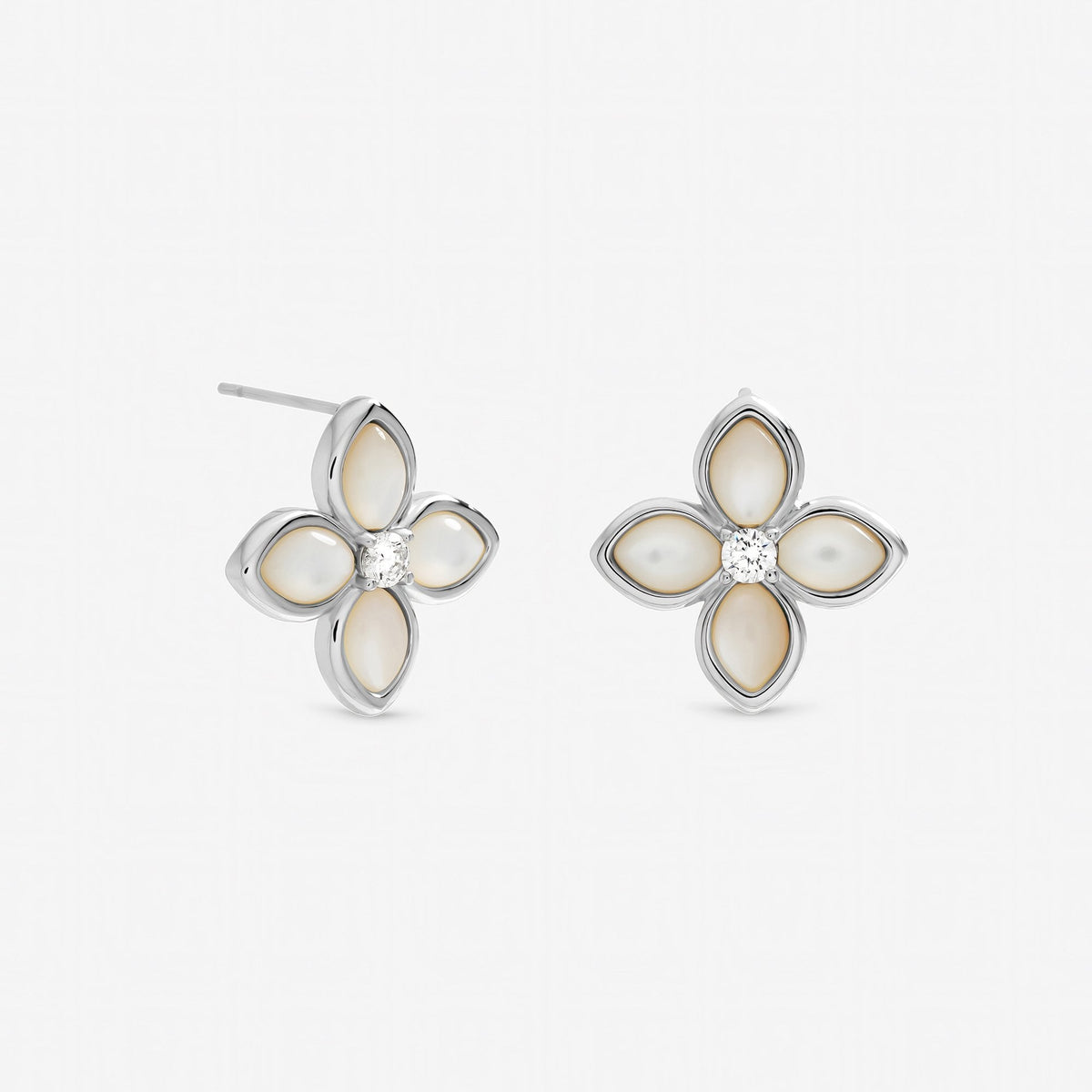 Inicio Sterling Silver Mother of Pearl Clover Stud Earrings