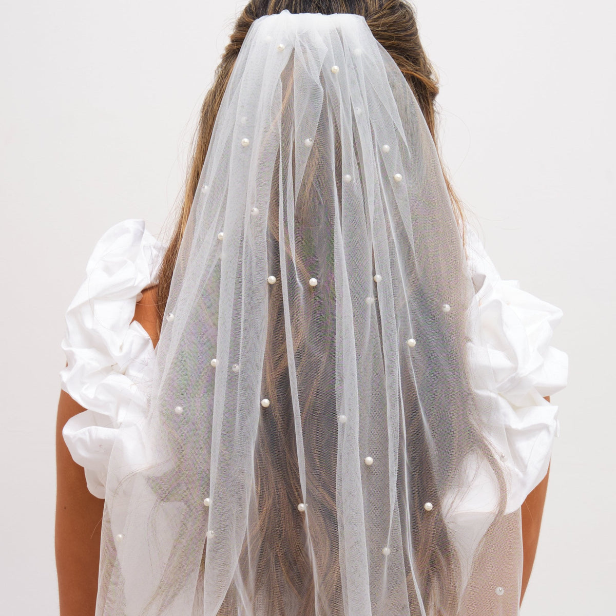 Jon Richard Short Pearl Veil