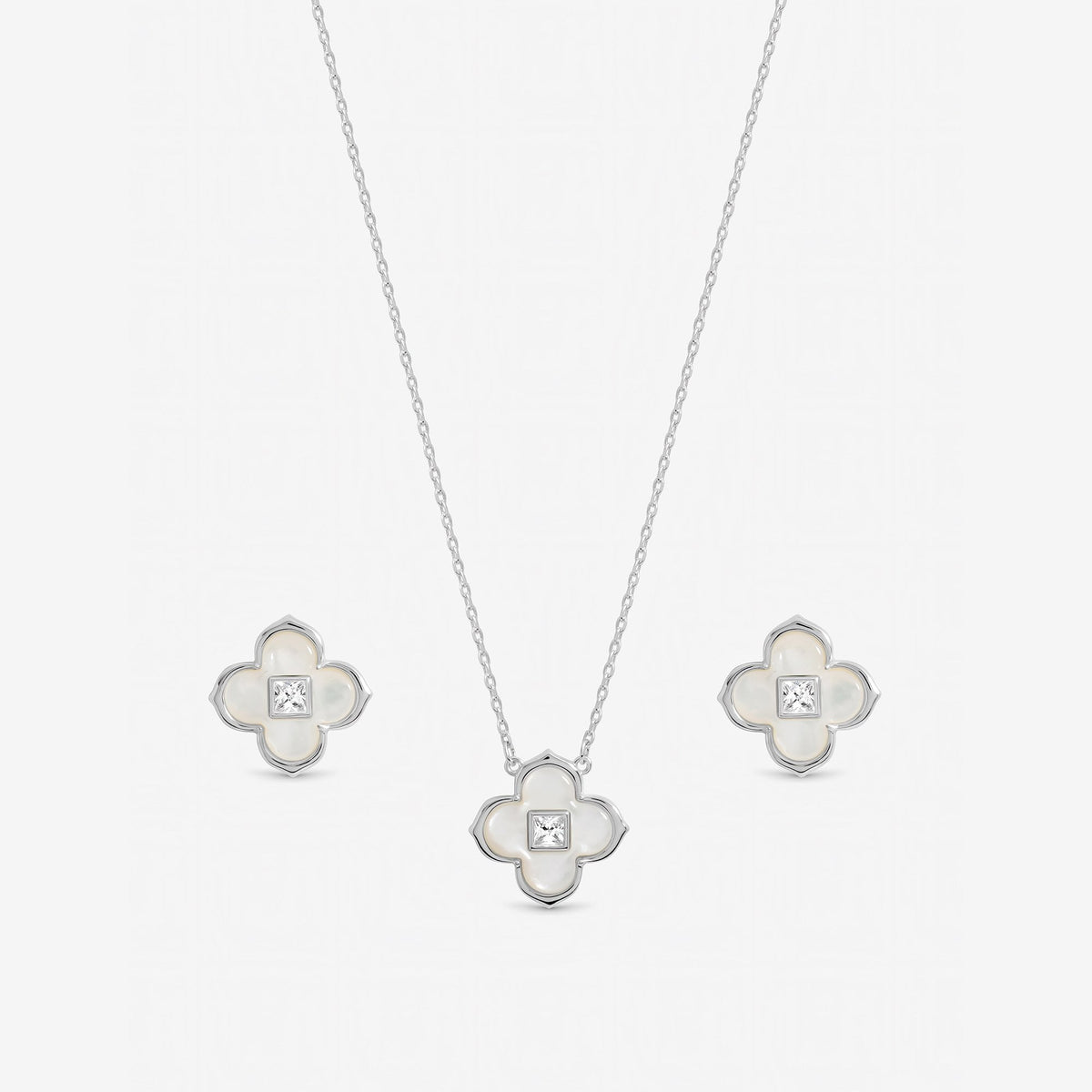 Inicio Sterling Silver Mother of Pearl Clover Set - Gift Box