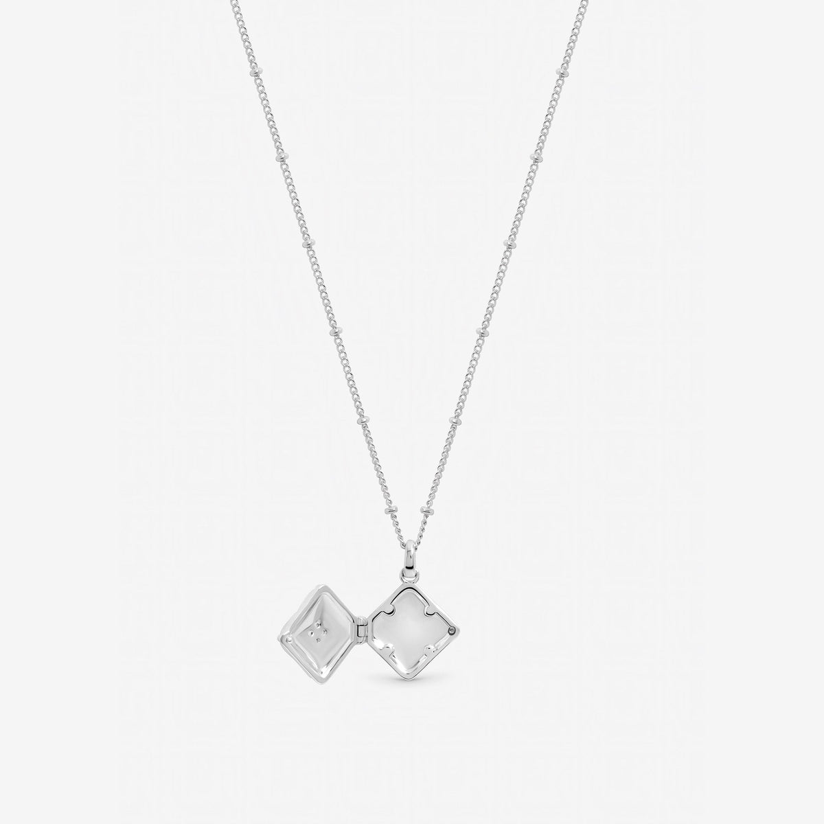 Inicio Sterling Silver Satin Clover Locket - Gift Pouch