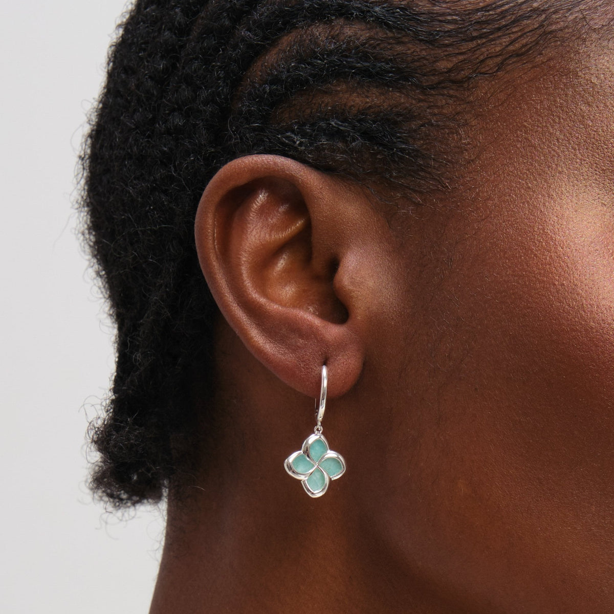 Inicio Sterling Silver Turquoise Clover Huggie Hoops