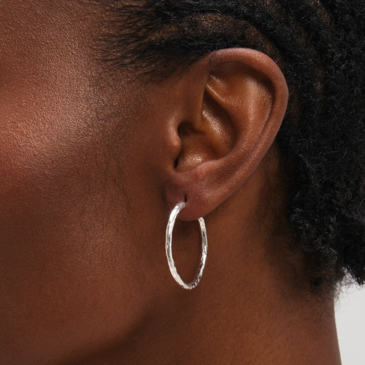 Inicio Sterling Silver Molten Medium Sleeper Hoops