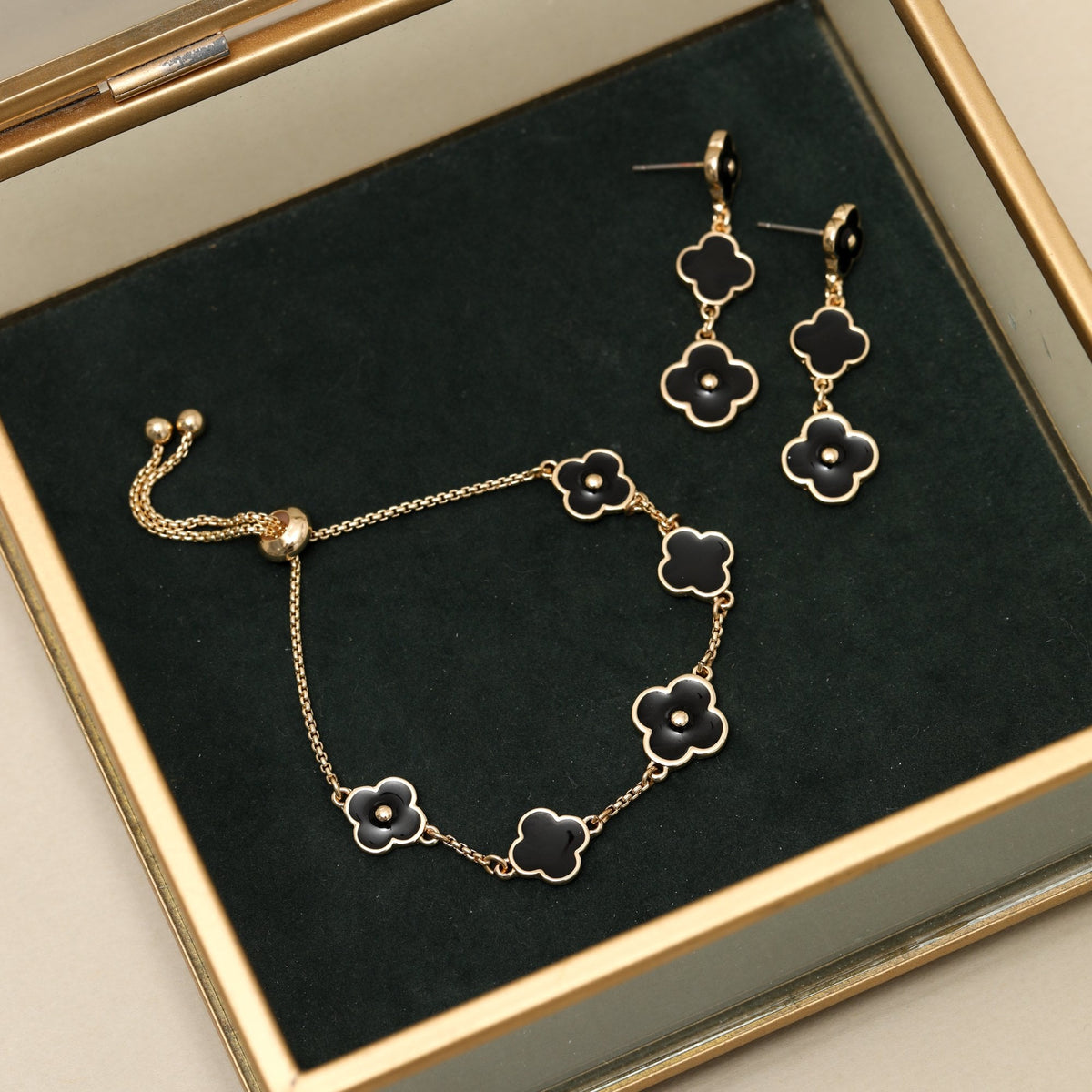 Mood Jet Clover Multi Row Earrings
