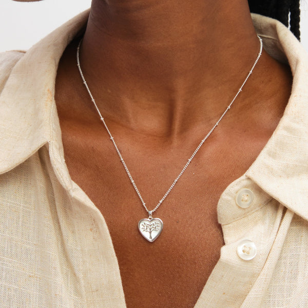 Inicio Sterling Silver Mother of Pearl Tree Of Love Heart Set - Gift Box