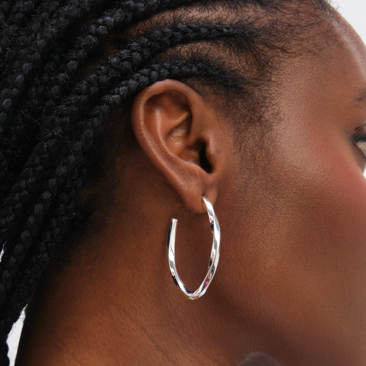 Inicio Sterling Silver Large Polished Oval Twist Hoops - Gift Pouch
