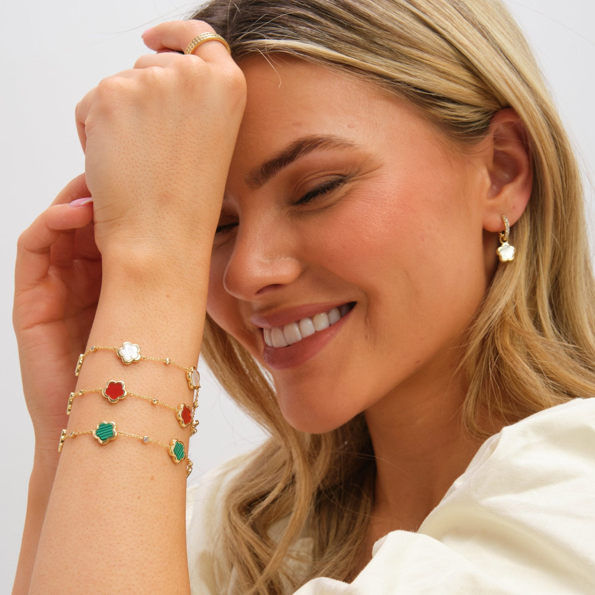 Inicio Gold Plated and Jet Flower Station Bracelet - Gift Pouch