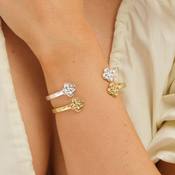 Inicio Silver Plated Knotted Clover Bangle - Gift Pouch