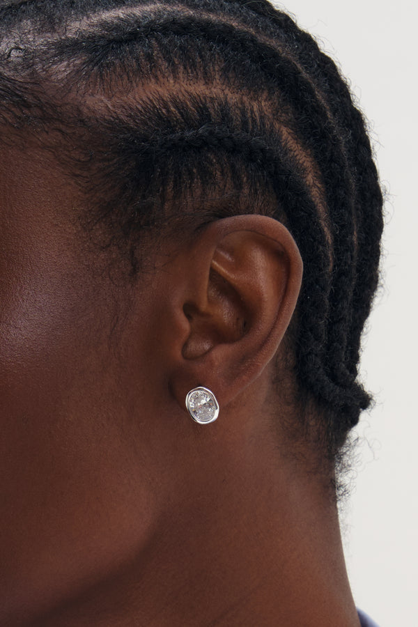 Inicio Silver Oval Bezel Studs