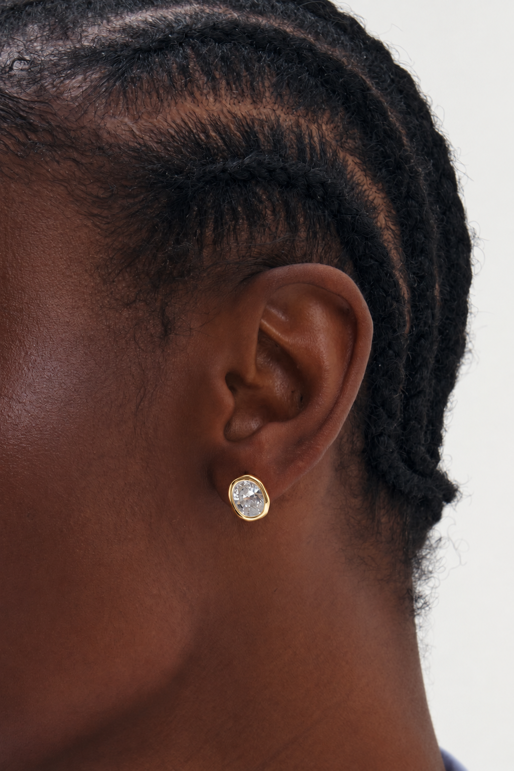 Inicio Gold Oval Bezel Studs