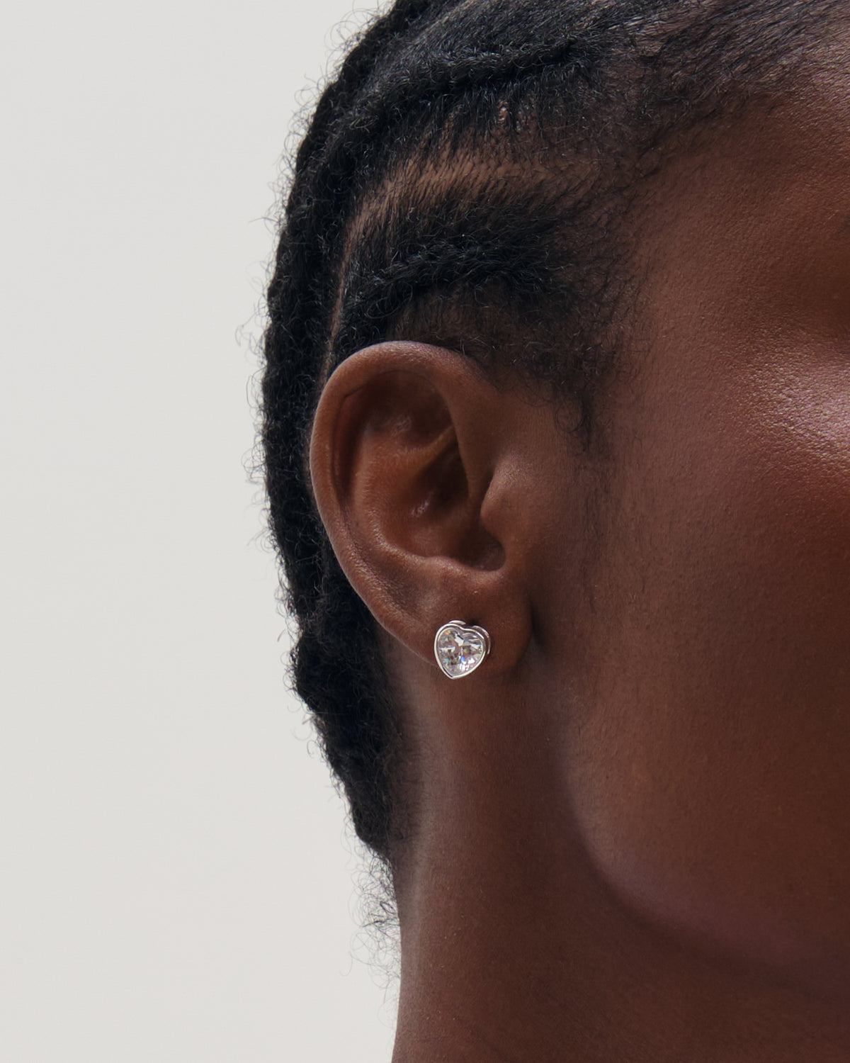 Inicio Silver Heart Bezel Studs