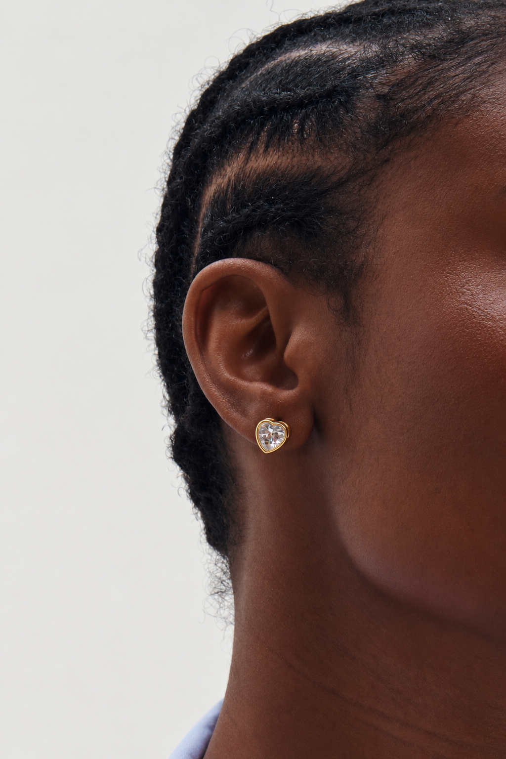 Inicio Gold Heart Bezel Studs