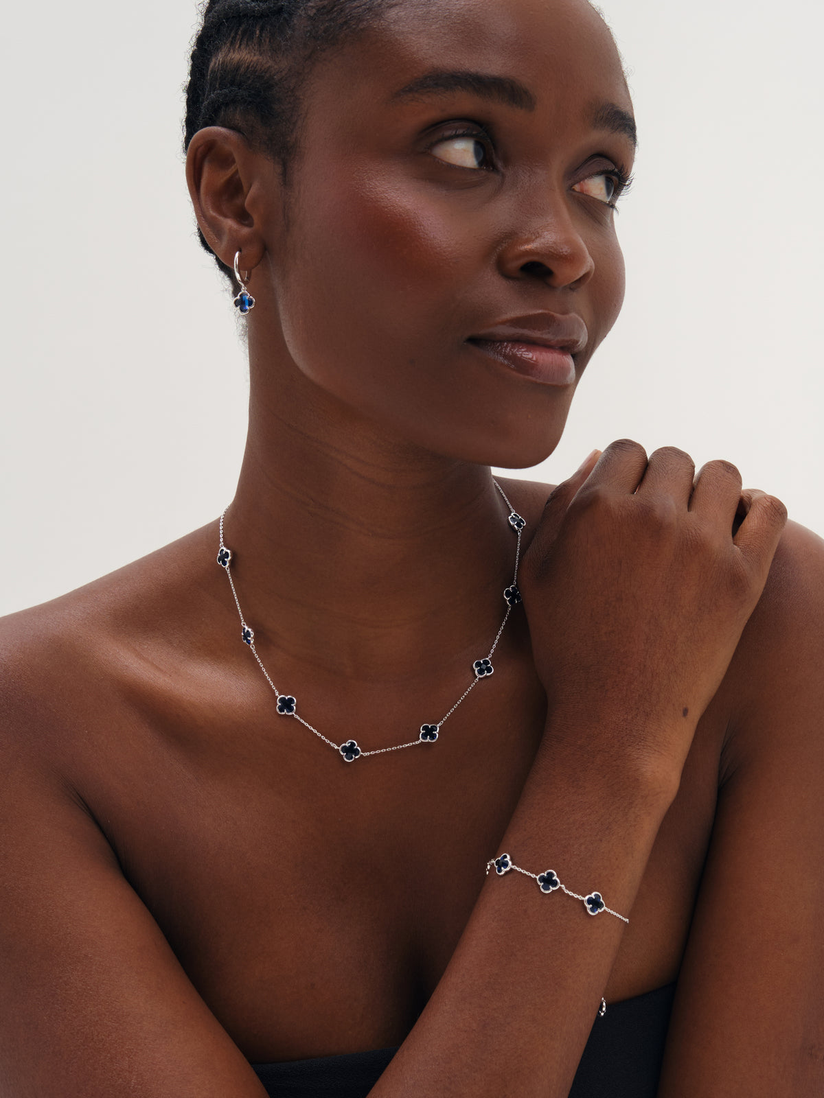 Inicio Sapphire Clover Necklace