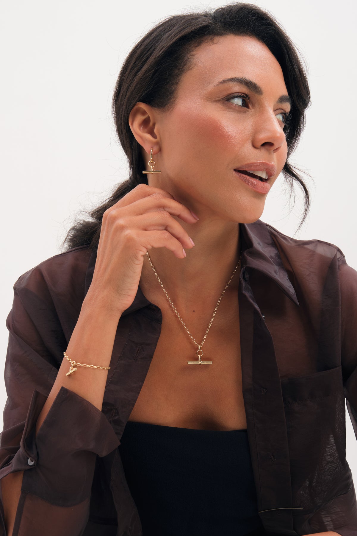 Inicio Gold T-Bar Necklace - Gift Pouch