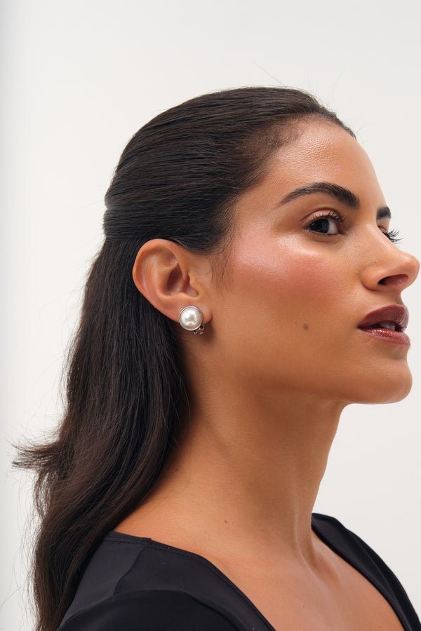 JON RICHARD RHODIUM PLATE AND PEARL CLIP EARRING