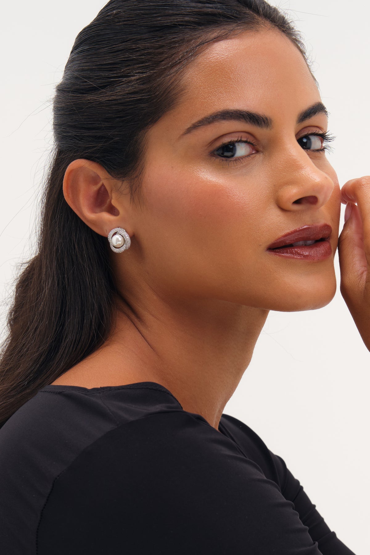JON RICHARD RHODIUM PLATE PEARL AND PAVE KNOT STUD EARRING