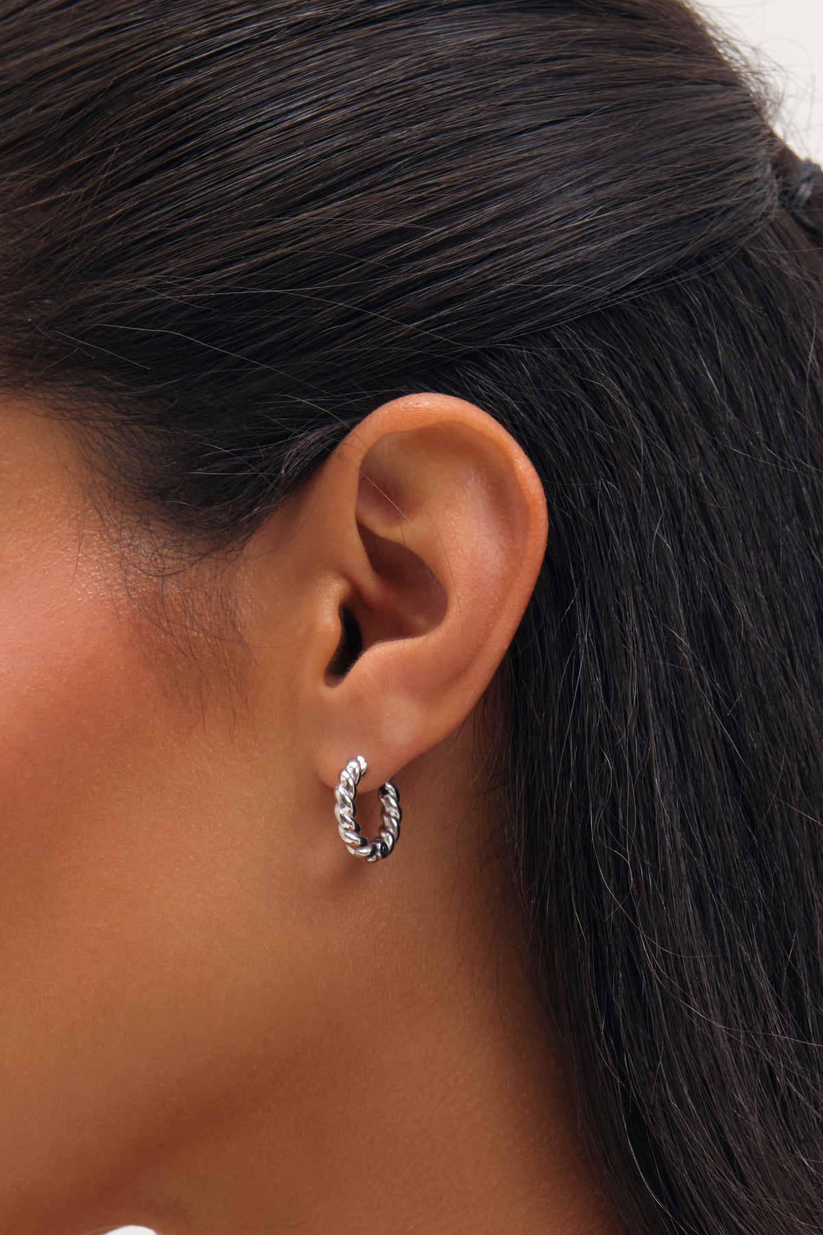 JON RICHARD PLATINUM PLATE WATERPROOF TWIST HOOP EARRING